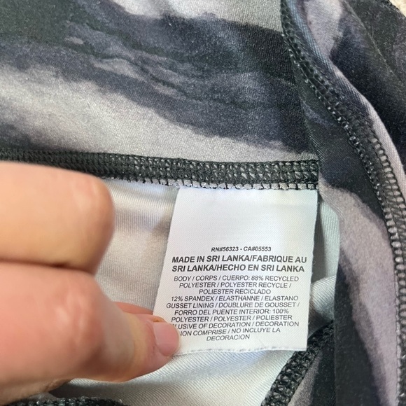 Nike Ten One Black and Gray Capri Leggings Size Medium - Picture 5 of 7